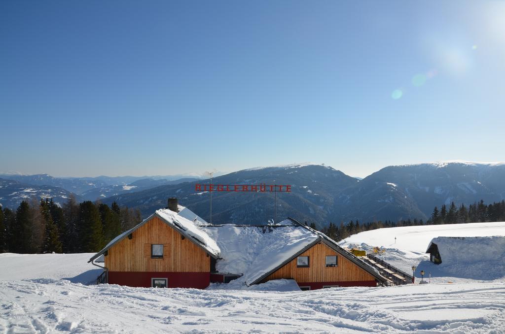 Gasthaus Rieglerhuette Занкт-Лоренцен-об-Мурау Екстер'єр фото